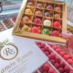 Caja con compartimentos para bombones y trufas