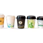 Vasos de café de cartón de distintos tamaños