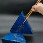 Caja premium triangular azul