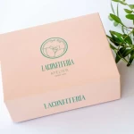 Caja color pastel para confitería