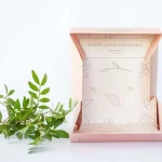 Caja color pastel para confitería