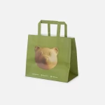 Bolsa de papel con asa pequeña y logo