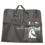 Funda de TNT con bolsillo especial para trajes